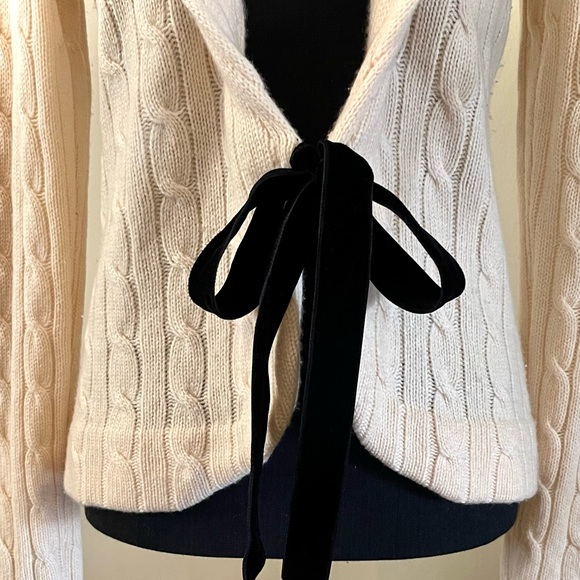 Ralph Lauren Women’s Cashmere Sweater, Size Medium, Cream with Black Velvet Ties - Picture 9 of 11